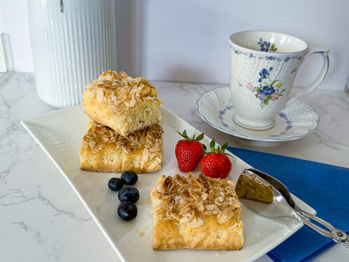 Blechkuchen mit Mandeln - schnell und einfach